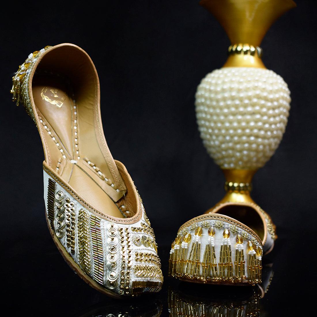 Vadha Embroidered Tassels Jutti for Women - Yassio